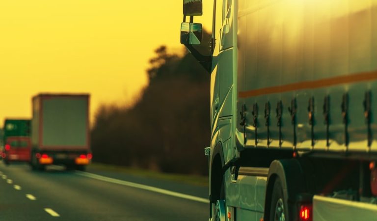 Truck Drivers and Blind Spots | Bohn & Fletcher, LLP